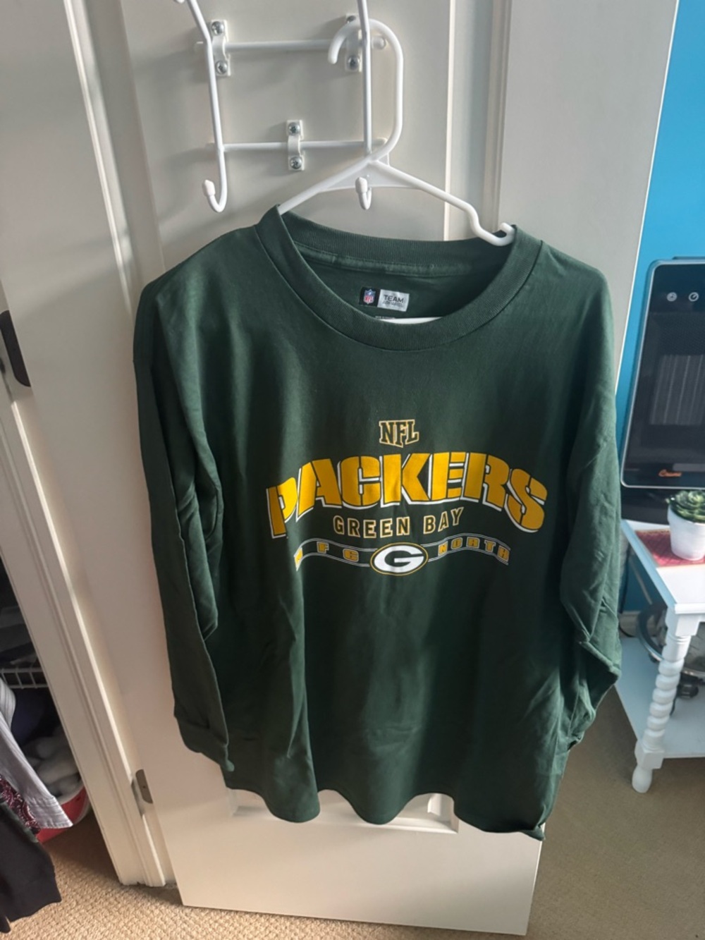 New NFL Green Bay Packers Dark Green & Gold Long Sleeve Medium and L Tee Bundle